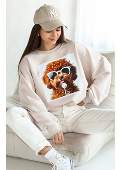 Oversizowa bluza damska z nadrukiem psa Maltipoo beżowa ze sklepu intimiti.pl w kategorii Bluzy damskie - zdjęcie 187877179