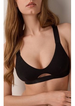 Conte biustonosz czarny z rozcięciem pod biustem ze sklepu intimiti.pl w kategorii Biustonosze - zdjęcie 187879798