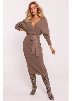 Moe sukienka swetrowa brązowa M810 ze sklepu intimiti.pl w kategorii Swetry damskie - zdjęcie 187879829