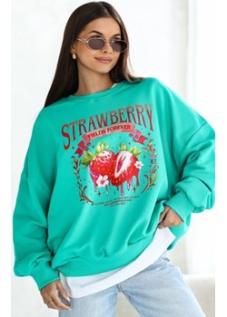 Oversizowa bluza damska Strawberry zielona ze sklepu intimiti.pl w kategorii Bluzy damskie - zdjęcie 187880207