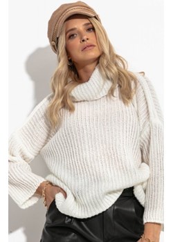 Sweter ecru z golfem Fobya F1270 ze sklepu intimiti.pl w kategorii Swetry damskie - zdjęcie 187889777