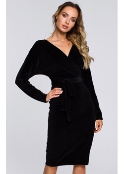 Elegancka welurowa sukienka midi M561 czarna ze sklepu intimiti.pl w kategorii Sukienki - zdjęcie 187889977