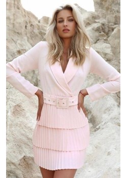 Kopertowa sukienka z plisowaniem pudrowy róż ze sklepu intimiti.pl w kategorii Sukienki - zdjęcie 187890125