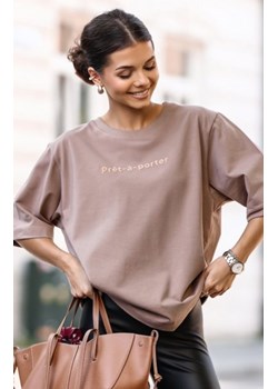 Oversizowy t-shirt Prêt-à-porter damski cappucino ze sklepu intimiti.pl w kategorii Bluzki damskie - zdjęcie 187891109