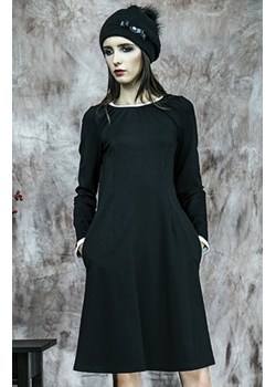 Kasia Miciak design czarna sukienka ze sklepu intimiti.pl w kategorii Sukienki - zdjęcie 187893879