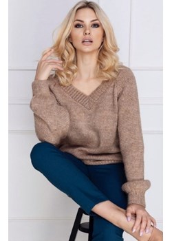 Oversizowy sweter damski cappucino 30083 ze sklepu intimiti.pl w kategorii Swetry damskie - zdjęcie 187895467