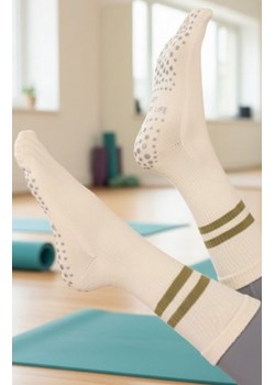 Rebeka 4005 skarpety do yogi z palcami ze sklepu intimiti.pl w kategorii Skarpetki damskie - zdjęcie 187899758
