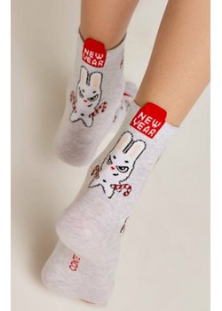 Skarpetki z bawełny "Świąteczny królik" ze sklepu intimiti.pl w kategorii Skarpetki damskie - zdjęcie 187900116