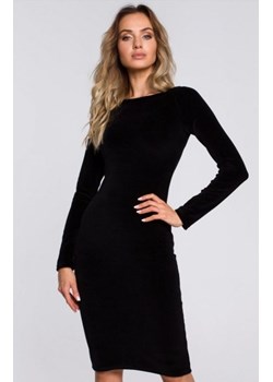 Welurowa ołówkowa sukienka Moe M565 ze sklepu intimiti.pl w kategorii Sukienki - zdjęcie 187903257
