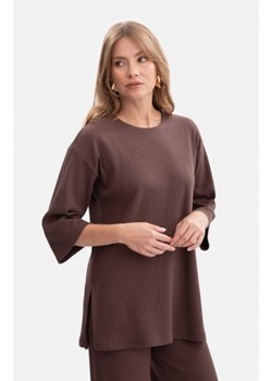 Bewear B301 bluzka z dzianiny prążkowanej brązowa ze sklepu intimiti.pl w kategorii Bluzki damskie - zdjęcie 187904977