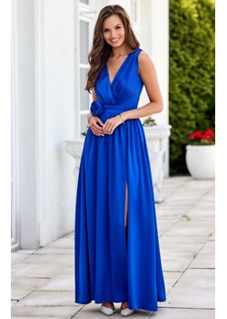 Satynowa maxi sukienka z ozdobną różą chabrowa ze sklepu intimiti.pl w kategorii Sukienki - zdjęcie 187905236