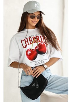 Oversizowy t-shirt cherries biały ze sklepu intimiti.pl w kategorii Bluzki damskie - zdjęcie 187905479