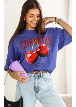 Oversizowy t-shirt cherries fioletowy ze sklepu intimiti.pl w kategorii Bluzki damskie - zdjęcie 187906996