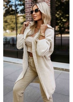 Numoco 629-1 wygodny kardigan oversize z kapturem i stylową naszywką ze sklepu intimiti.pl w kategorii Swetry damskie - zdjęcie 187907026