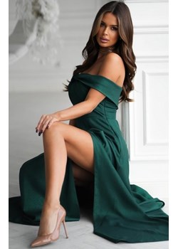 Połyskująca długa sukienka z hiszpańskim dekoltem ze sklepu intimiti.pl w kategorii Sukienki - zdjęcie 187907495