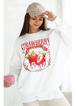 Oversizowa bluza damska Strawberry ecru ze sklepu intimiti.pl w kategorii Bluzy damskie - zdjęcie 187908199