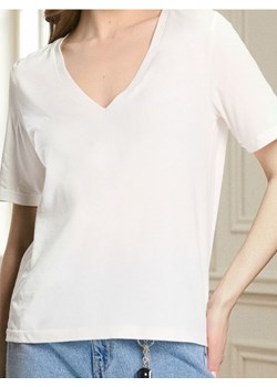 Sinsay - Bawełniana koszulka z dekoltem V - kremowy ze sklepu Sinsay w kategorii Bluzki damskie - zdjęcie 187910207