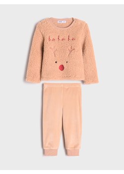 Sinsay - Puszysta świąteczna piżama z reniferem - beżowy ze sklepu Sinsay w kategorii Komplety niemowlęce - zdjęcie 187910256