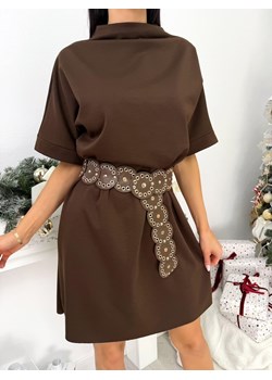 Czekoladowa Prosta Sukienka ze Stójką ze sklepu ModnaKiecka.pl w kategorii Sukienki - zdjęcie 187910707