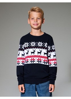 Sinsay - Świąteczny sweter w skandynawski wzór z reniferami i śnieżynkami - granatowy ze sklepu Sinsay w kategorii Swetry chłopięce - zdjęcie 187915829