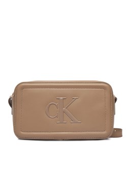 Torebka Calvin Klein Bold Ck Camera Bag LV04F3220G Beżowy ze sklepu eobuwie.pl w kategorii Listonoszki - zdjęcie 187917638