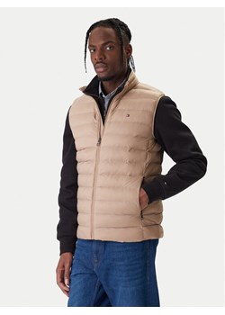 Tommy Hilfiger Kamizelka MW0MW37677 Beżowy Regular Fit ze sklepu MODIVO w kategorii Kamizelki męskie - zdjęcie 187917708