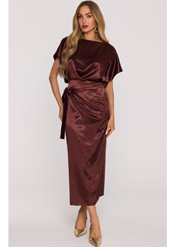Satynowa sukienka damska z wiązaniem brązowa M887, Kolor brązowy, Rozmiar 2XL/3XL, MOE ze sklepu Primodo w kategorii Sukienki - zdjęcie 187917835