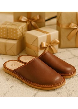 Skórzane męskie kapcie brązowe  /G13-1 10862 S197/ ze sklepu Pantofelek24.pl w kategorii Kapcie męskie - zdjęcie 187922519