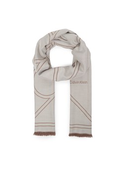 Szal Calvin Klein Emblem Repeat Lw Shawl W Fringes LV04F8074G Biały ze sklepu eobuwie.pl w kategorii Szaliki i chusty damskie - zdjęcie 187922558