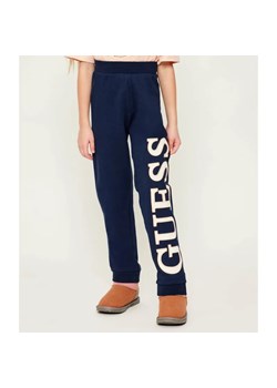 Guess Spodnie dresowe | Regular Fit ze sklepu Gomez Fashion Store w kategorii Spodnie dziewczęce - zdjęcie 187924137