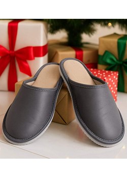 Uniwersalne skórzane szare kapcie klapki /G11-1 15503 S196/ ze sklepu Pantofelek24.pl w kategorii Kapcie damskie - zdjęcie 187926835