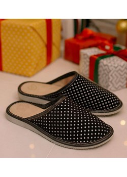 Damskie skórzane czarne kapcie klapki /A8-1 15504 S196/ ze sklepu Pantofelek24.pl w kategorii Klapki damskie - zdjęcie 187926839