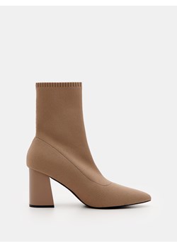 Mohito - Botki na słupku - beżowy ze sklepu Mohito w kategorii Botki - zdjęcie 187932156