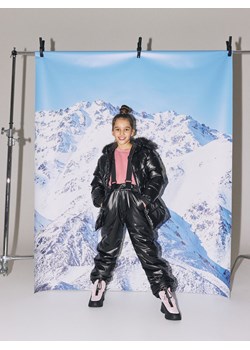 Reserved - Ocieplane spodnie na szelkach - czarny ze sklepu Reserved w kategorii Spodnie dziewczęce - zdjęcie 187935439