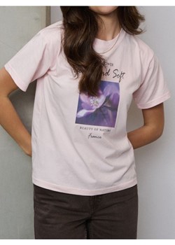 Sinsay - Bawełniana koszulka z nadrukiem - różowy ze sklepu Sinsay w kategorii Bluzki damskie - zdjęcie 187935818