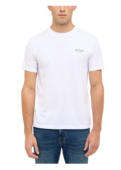 Męski T-Shirt Mustang Style Austin Bright White 1017134 2007 ze sklepu YouNeedit.pl w kategorii T-shirty męskie - zdjęcie 187936879