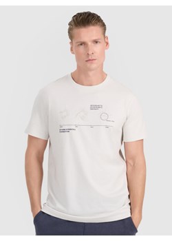 Męski t-shirt z nadrukiem 4F 4FWSS25TTSHM1982 - szary ze sklepu Sportstylestory.com w kategorii T-shirty męskie - zdjęcie 187944025