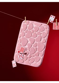 Sinsay - Dywanik łazienkowy z motywem w serca - różowy ze sklepu Sinsay w kategorii Dywaniki łazienkowe - zdjęcie 187948567