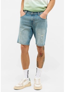 Męskie szorty Mustang Style Denver Shorts Denim Blue 1016590 5000 313 ze sklepu YouNeedit.pl w kategorii Jeansy męskie - zdjęcie 187951878