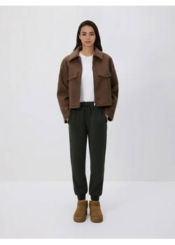 Reserved - Dresowe joggery - ciemnozielony ze sklepu Reserved w kategorii Spodnie damskie - zdjęcie 187959158