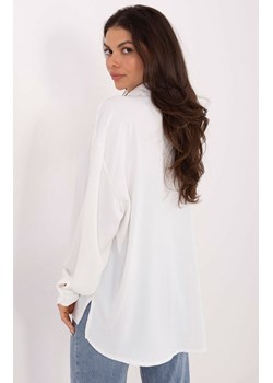 Biała bluzka damska z żabotem IT-BZ-28995.25, Kolor biały, Rozmiar uniwersalny, FactoryPrice ze sklepu Primodo w kategorii Bluzki damskie - zdjęcie 187963186