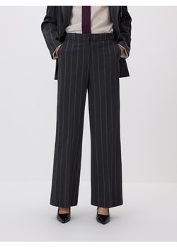 Reserved - Spodnie z kantem - ciemnoszary ze sklepu Reserved w kategorii Spodnie damskie - zdjęcie 187969036