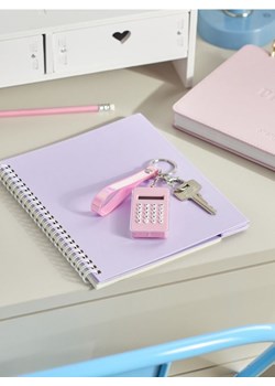 Sinsay - Brelok z kalkulatorem i labiryntem po drugiej stronie - różowy ze sklepu Sinsay w kategorii Akcesoria biurowe - zdjęcie 187969976