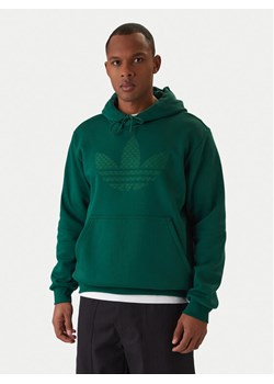 adidas Bluza Monogram Infill KD0403 Zielony Regular Fit ze sklepu MODIVO w kategorii Bluzy męskie - zdjęcie 187971169