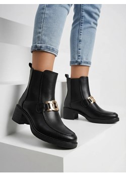 Royalfashion Botki damskie na niskim słupku Ewios ze sklepu royalfashion.pl w kategorii Botki - zdjęcie 187972337