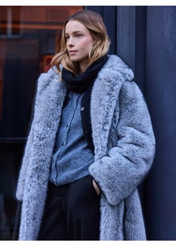 Reserved - Płaszcz z imitacji futra - jasnoszary ze sklepu Reserved w kategorii Futra damskie - zdjęcie 187972447