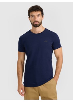Męski t-shirt bez nadruku 4F 4FRMM00TTSHM3248 - granatowy ze sklepu Sportstylestory.com w kategorii T-shirty męskie - zdjęcie 187972808