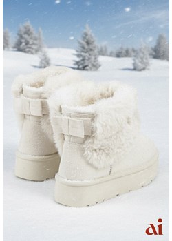 Beżowe Śniegowce z Cholewką za Kostkę Ocieplane z Futerkiem i Małą Kokardą Reinedia ze sklepu renee.pl w kategorii Śniegowce damskie - zdjęcie 187978279