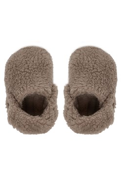Kapcie Crocs Toddler Classic Cozzzy Slipper 210857 Beżowy ze sklepu eobuwie.pl w kategorii Kapcie dziecięce - zdjęcie 187978547