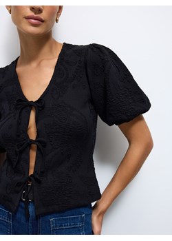 Mohito - Czarna bluzka z wiązaniami - czarny ze sklepu Mohito w kategorii Bluzki damskie - zdjęcie 187981689